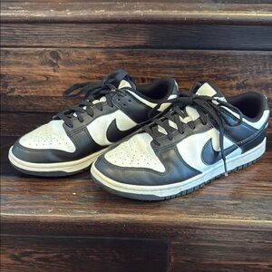 Nike Black and White Sneakers Classic Design